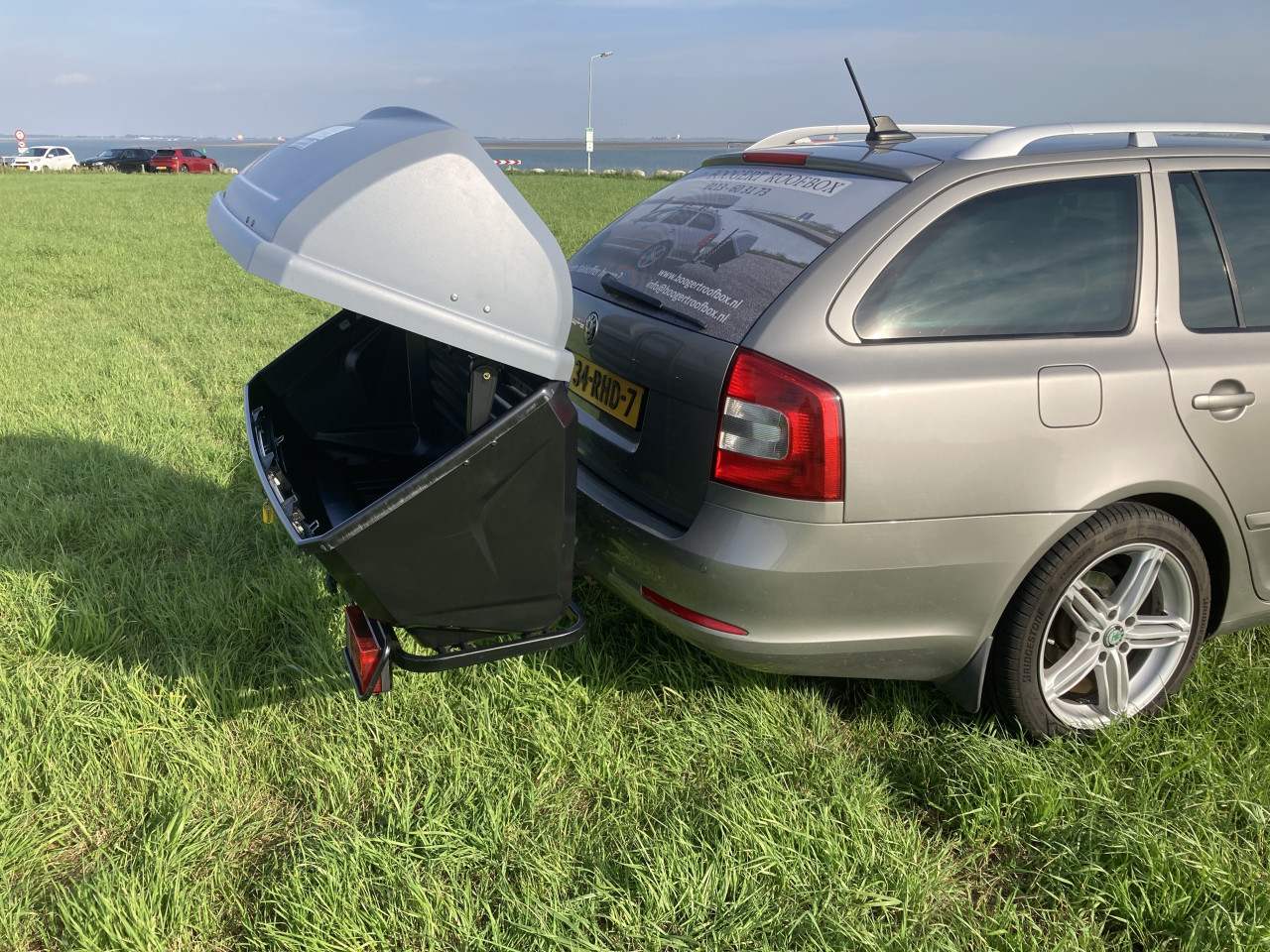 Trekhaakkoffer huren? Dakkoffer Verhuur Zeeland