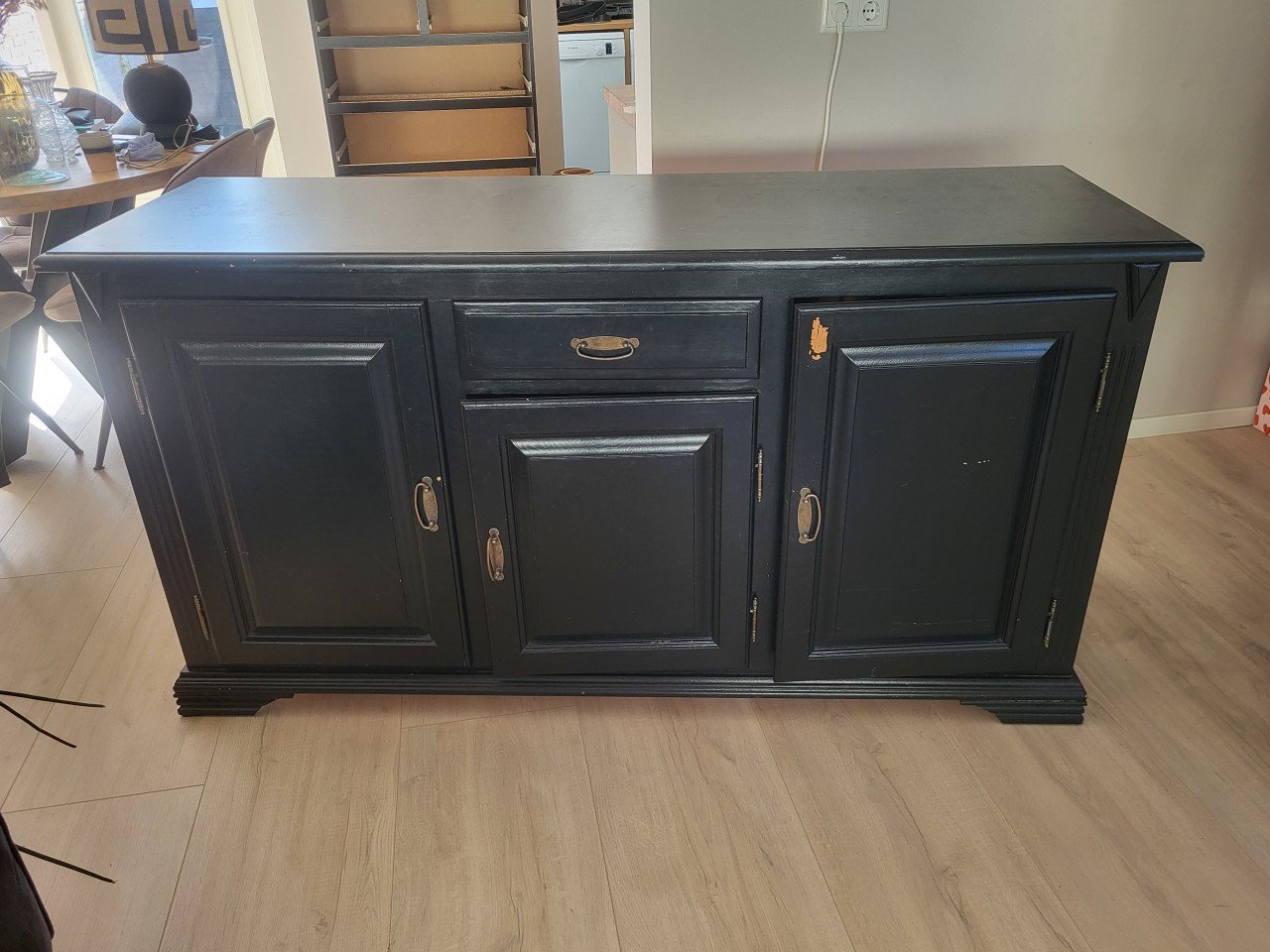 Stijlvol zwart dressoir te koop