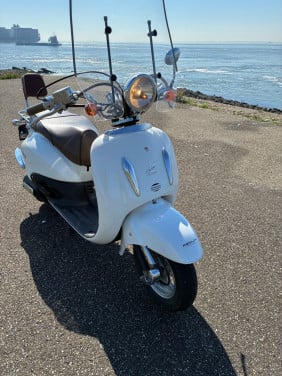 Scooter blauw kenteken