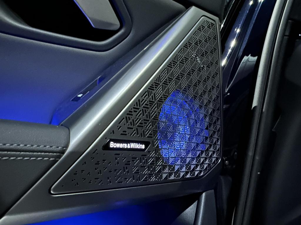 BMW M5 5-serie *limousine v8 m hybrid*carbon extr*b&w*alcantarahemel*nl-aut