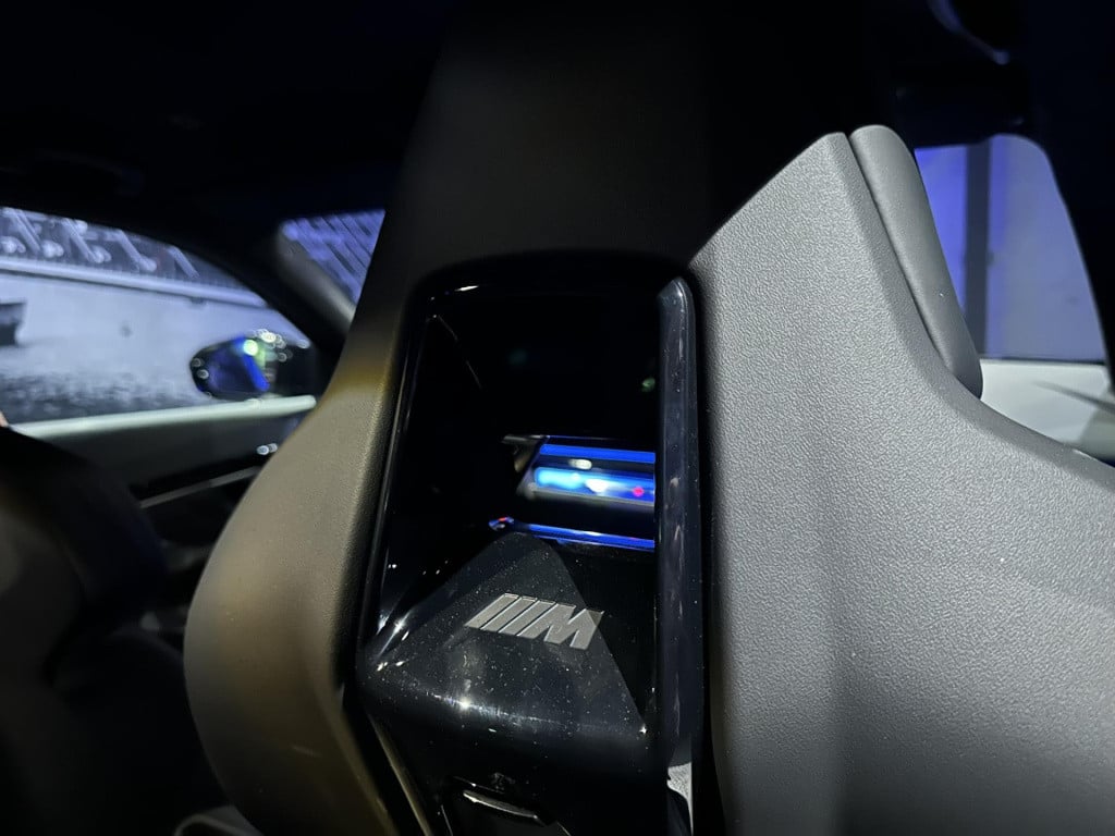 BMW M5 5-serie *limousine v8 m hybrid*carbon extr*b&w*alcantarahemel*nl-aut