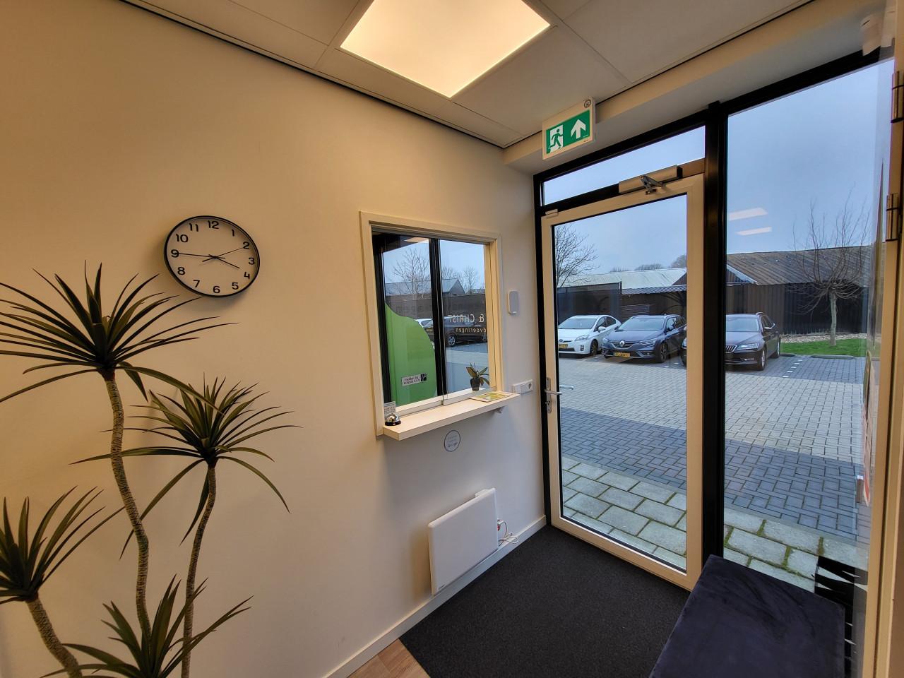 TE HUUR | Kantoorkamer + vergaderruimte in Middelburg (€ 699,- all in)