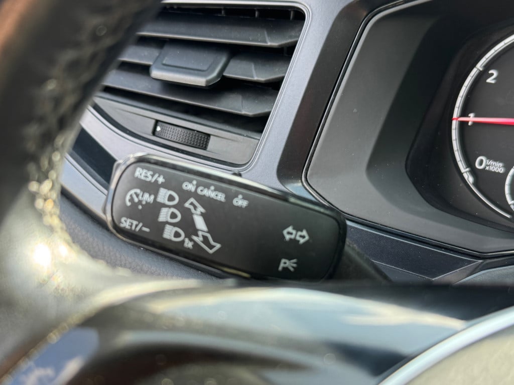 Volkswagen Polo 1.0 tsi highline * carplay * pdc 2x * airco * 18 inch