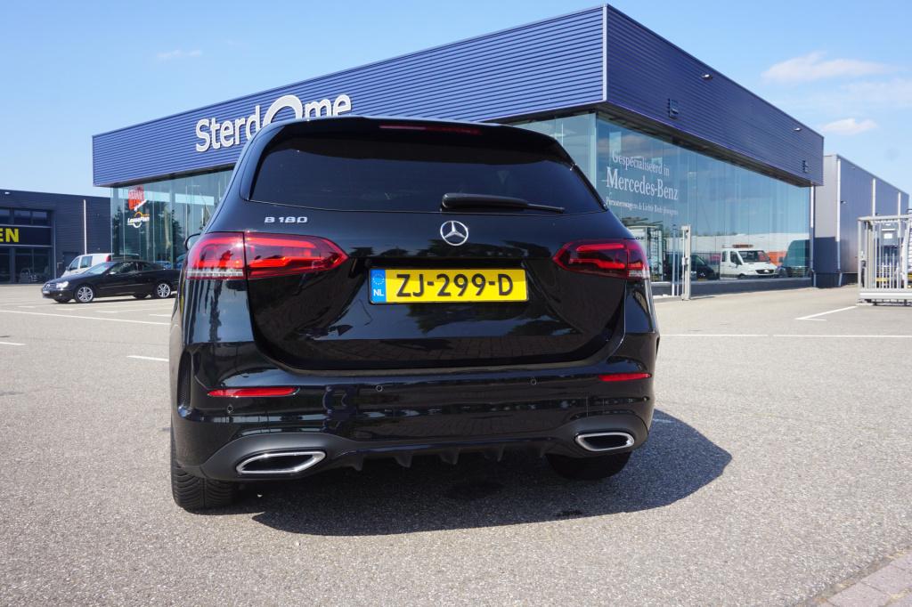 Mercedes-Benz B-Klasse 180 business solution amg l trekhaak l mbux l stoelv