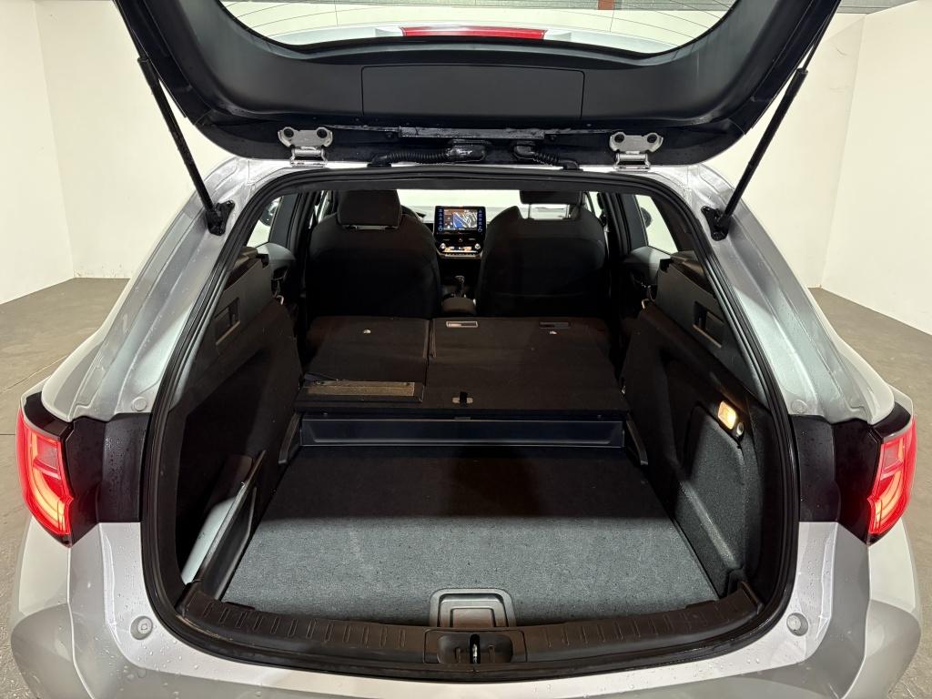 Toyota Corolla Touring Sports 2.0 hybrid first ed.