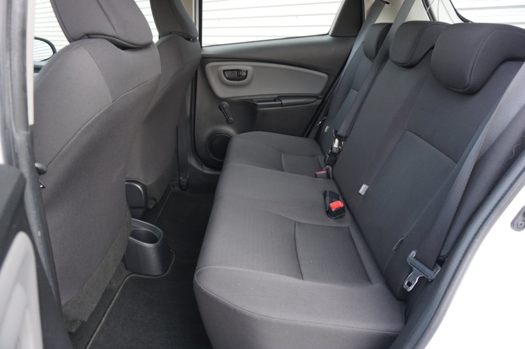 Toyota Yaris 1.3 vvt-i now airco / elektr. ramen / nap