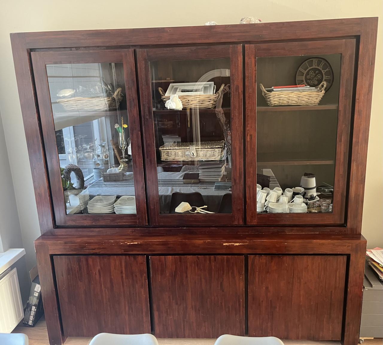 Teakhouten meubelset met gebruikerssporen