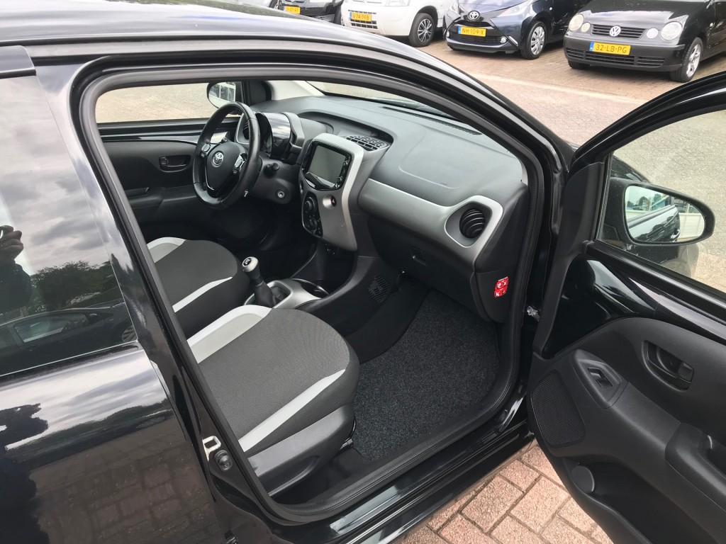 Toyota Aygo 1,0 12v x-play