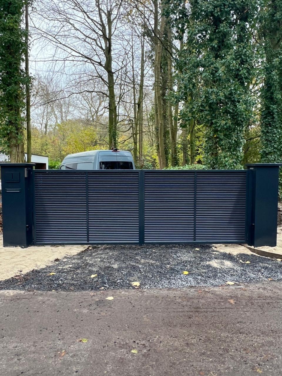 Hekwerken - Tuinpoorten - Schuifpoorten en Automatische Inrijpoorten.