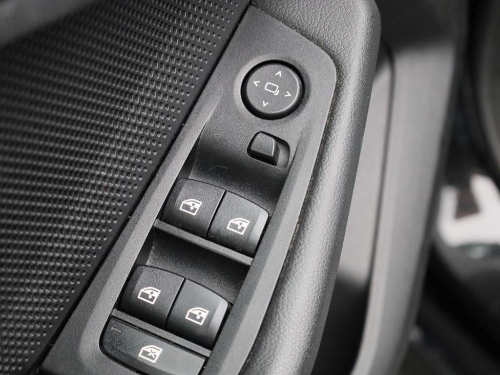 BMW 1 Serie 118i business edition | automaat | apple carplay / android auto