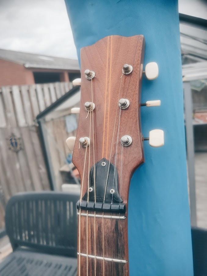 Vintage gitaar in topconditie.
