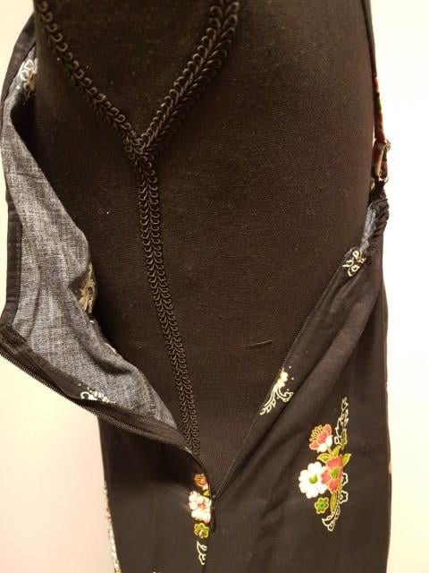 Jurk met parels en borduursels en vestje