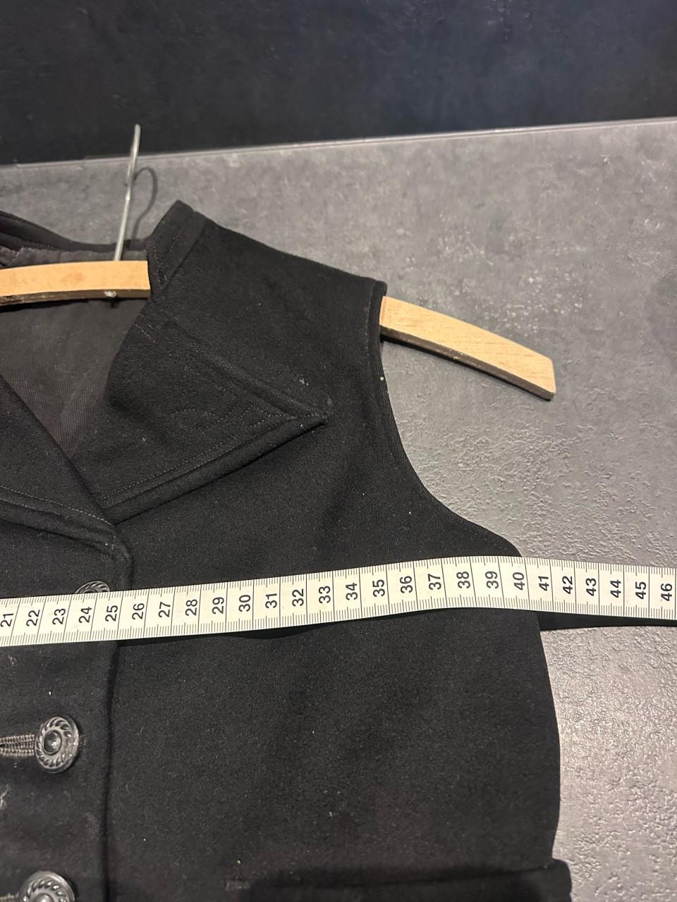 Walcherse klederdracht rok en vest van zwart laken