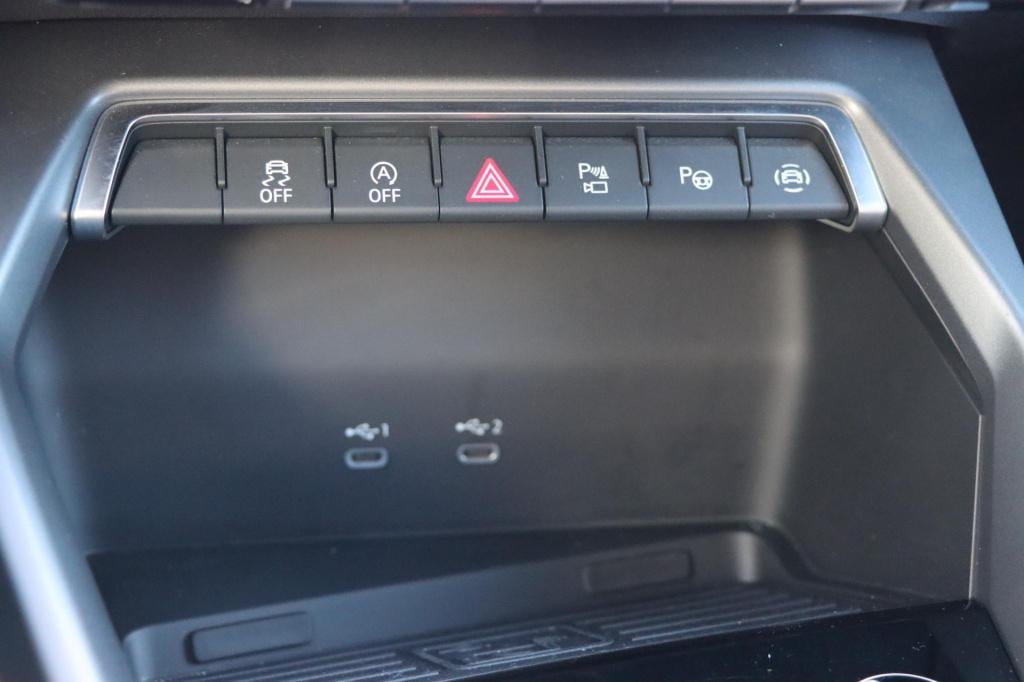 Audi A3 sportback 30 tfsi s-line edition s-tronic 115pk