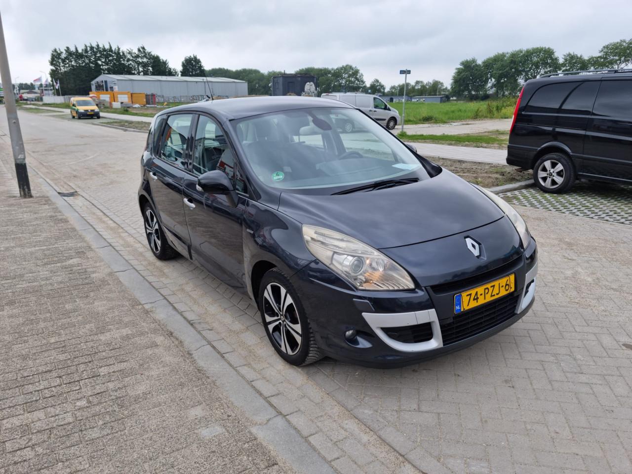 Renault scenic 1.4tce bose 130 pk bj 2011