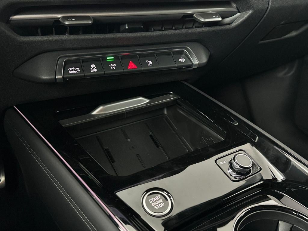 Audi Q3 s edition e-hybrid 272 pk trekhaak l leer l tech+