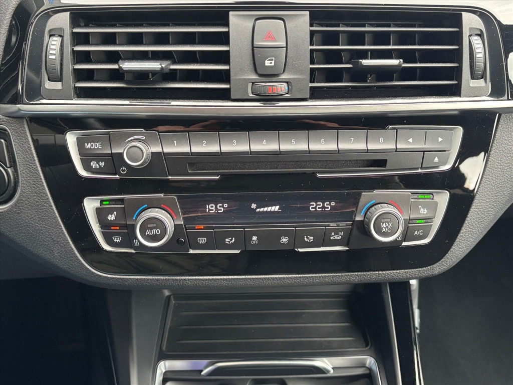 BMW 1 Serie (f20) 118i 136pk aut steptronic sport line | unieke km stand|ri