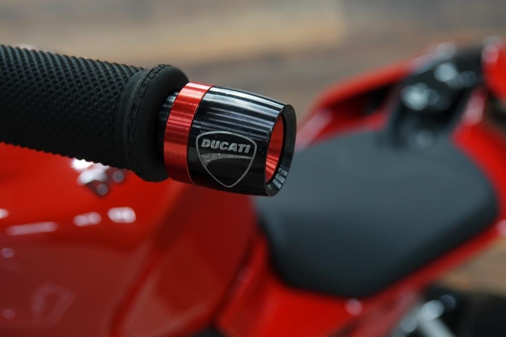 Ducati Streetfighter tour v4 s | akrapovic | carbon |