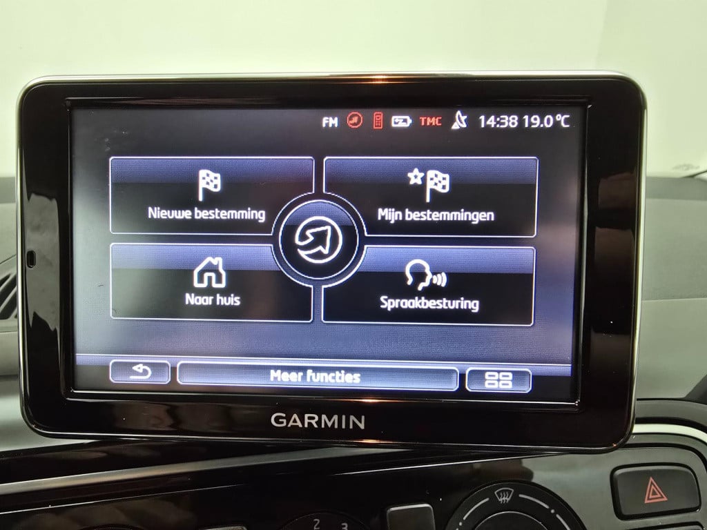 Volkswagen UP! 1.0 high up! bluemotion met cruisecontrol | unieke uitvoerin