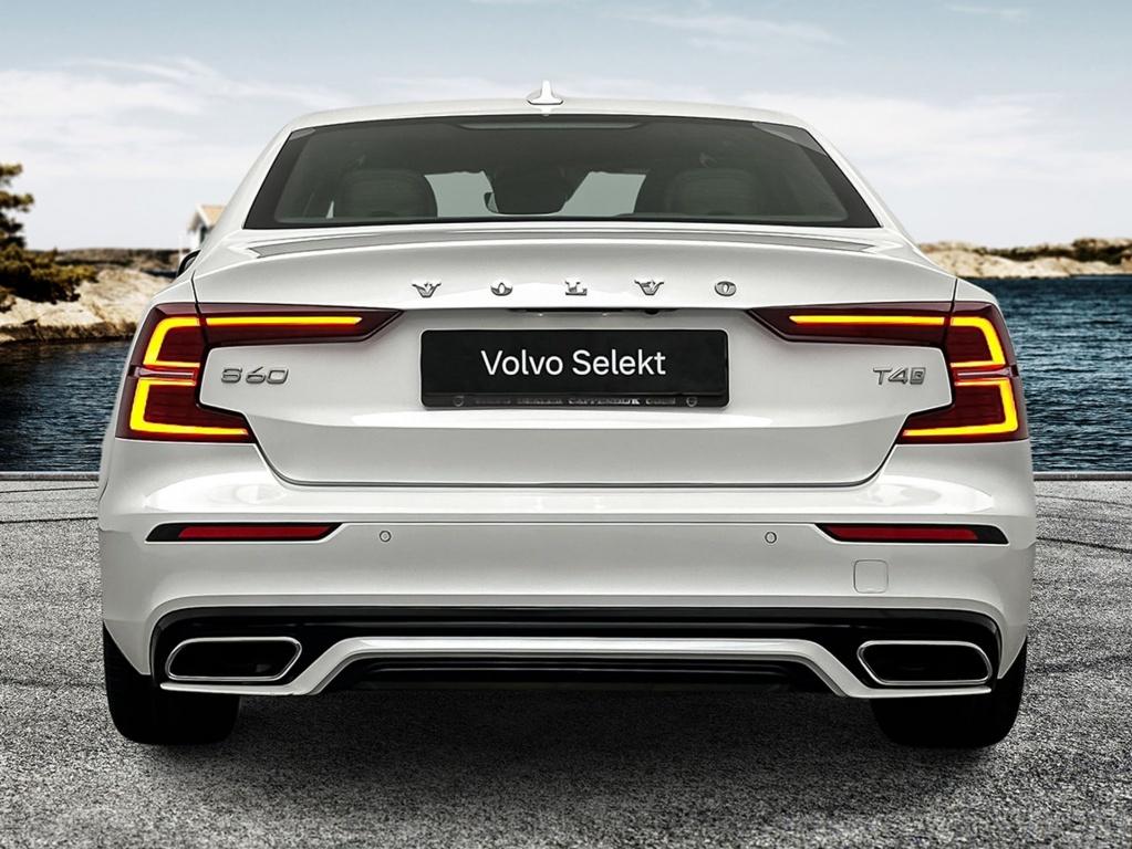Volvo S60 t4 190pk r-design| 360camera| trekhaak| adap.cruise