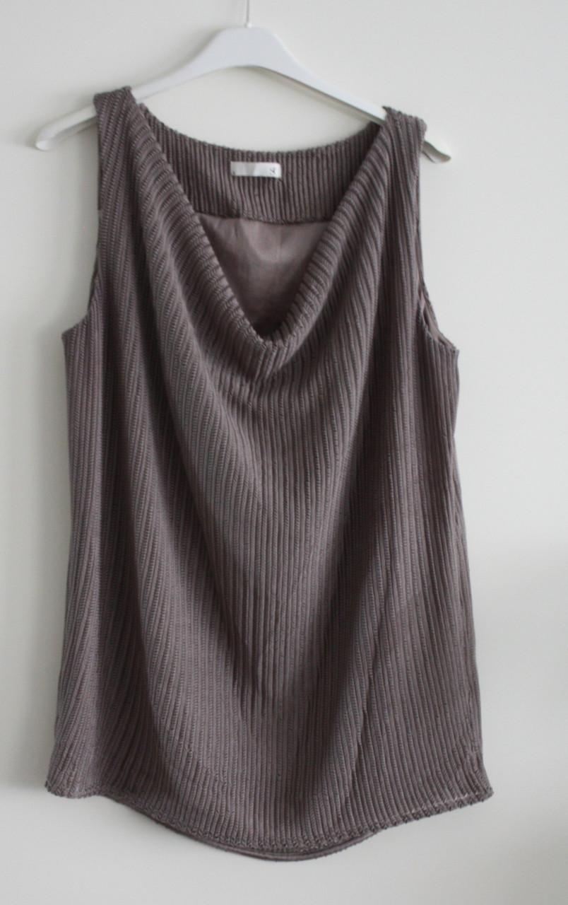 Glanzende bruin grijze top met zigzag struktuur maat s