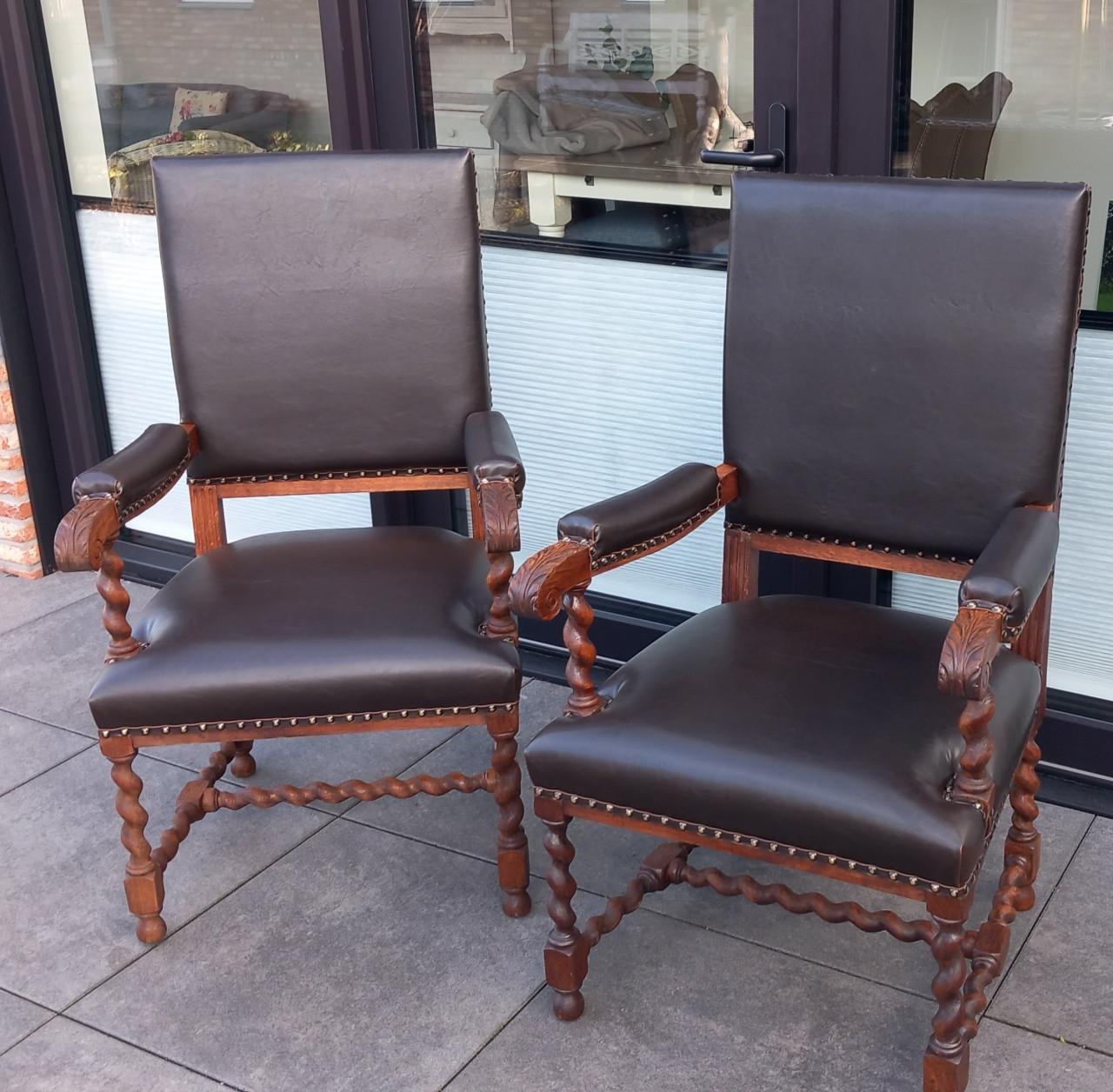 Klassieke armstoelen leer / stoel - nieuw gestoffeerd