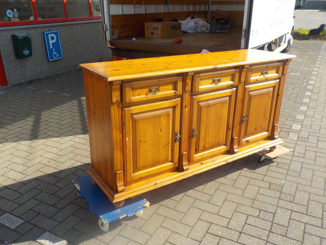 Mooie kwaliteit massief grenen dressoir OPRUIMPRIJS 45 euro