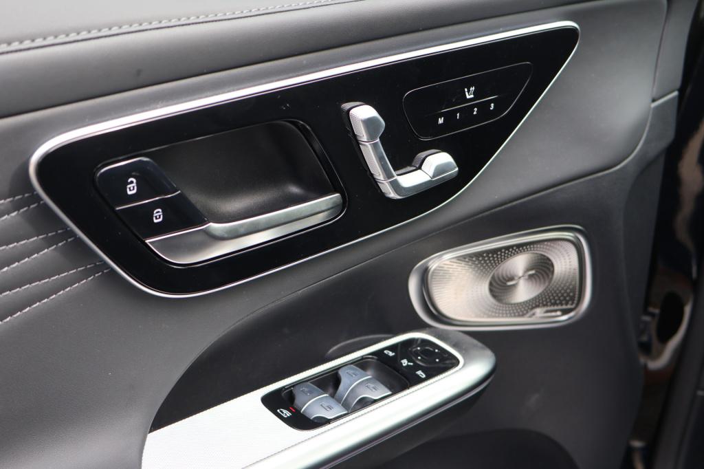 Mercedes-Benz Glc 300e 4matic amg line i nappa i digital light i panoramada
