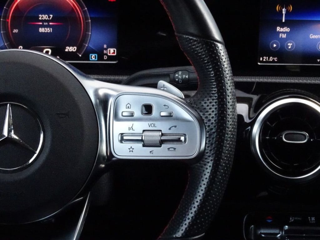 Mercedes-Benz A-Klasse 180 business solution widescreen cockpit
