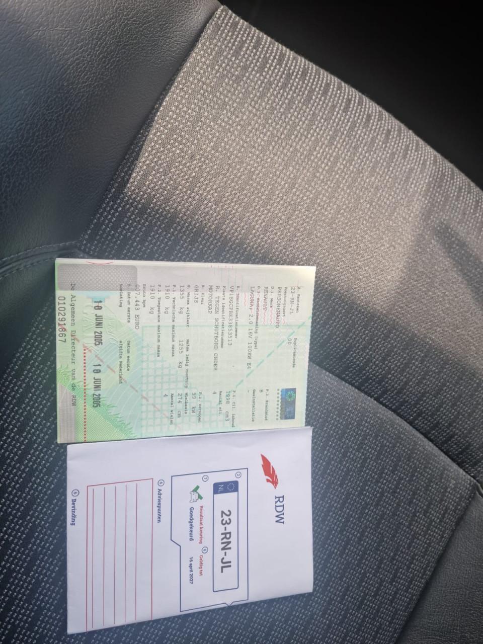 Renault laguna 2.0i 16v bj 2005 4-2027 zeer mooi 136.000km 1e eigenaar