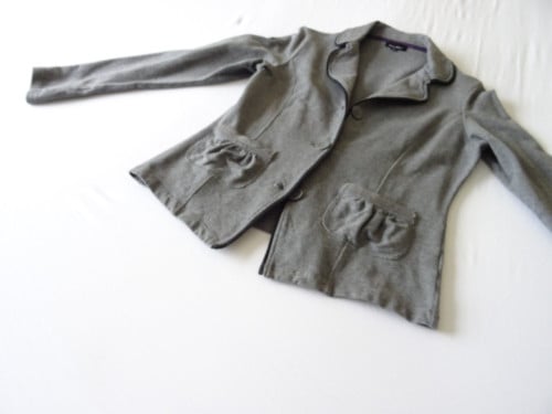 Grijs Dames jasje Merk Mara May   Maat 36/38     voor  € 12,50