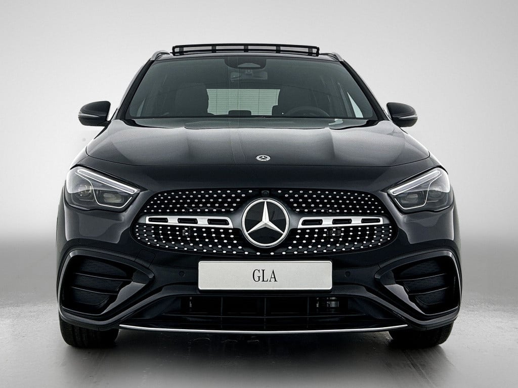 Mercedes-Benz Gla-klasse 180 business solution amg | trekhaak | parkeerpakk