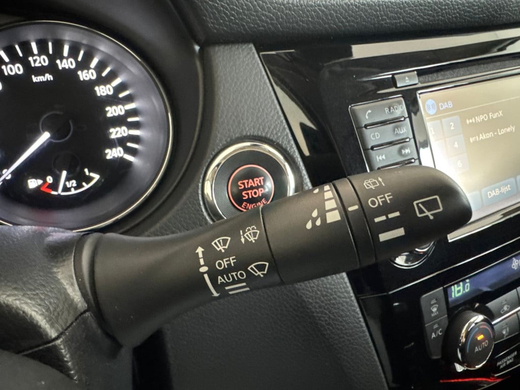 Nissan Qashqai 1.6 connect edition