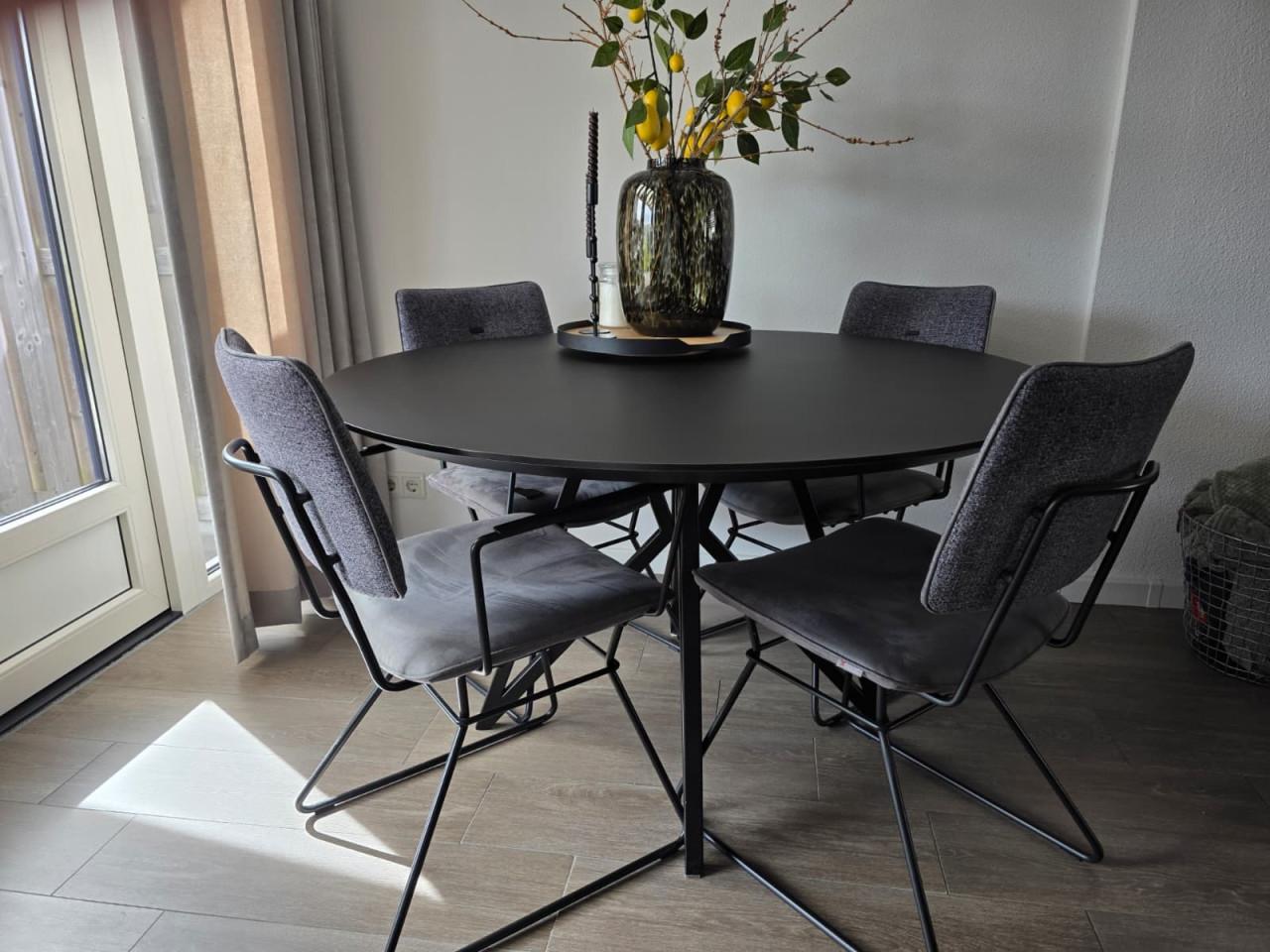 Studio Henk eettafel zwart HPL