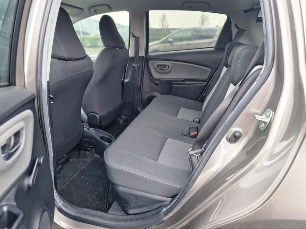 Toyota Yaris 1.5 hybrid dynamic | automaat | navi| rijstrookwaarschuwing | 