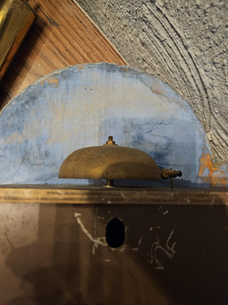 Antieke Junghans wandklok met handgeschilderde details