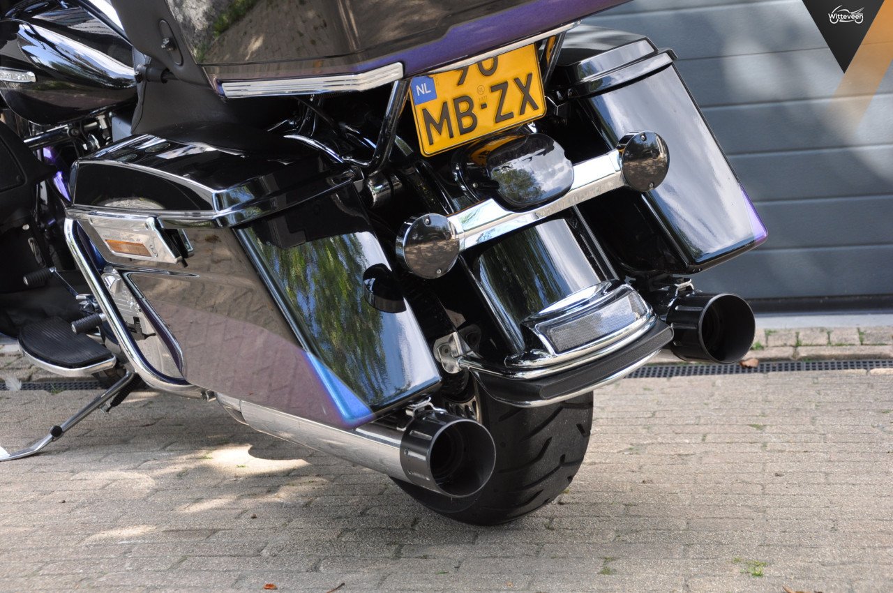 Harley Davidson FLHTK Electra Glide Ultra Limited 103 Ape, uitlaten