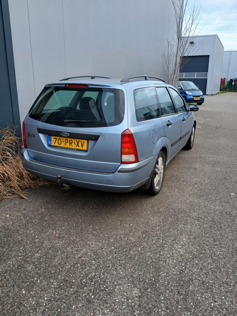 Ford focus1.6-station-2006-Airco-stuurbekr-L.M.velg-goede motor  bak-450,=