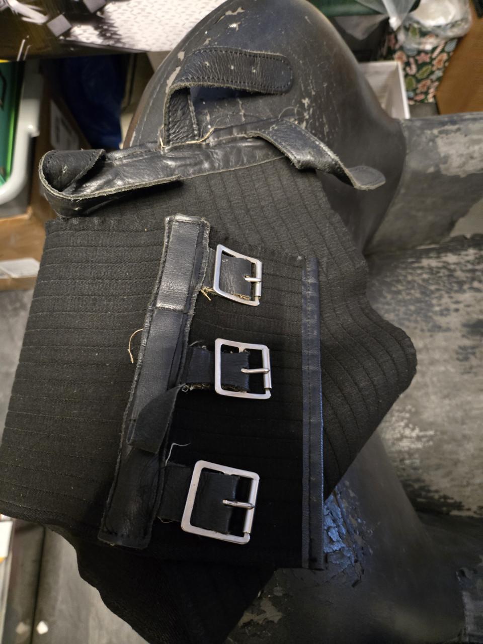 Elastische niergordel uit begin jaren 70. Ideaal voor motorrijders.