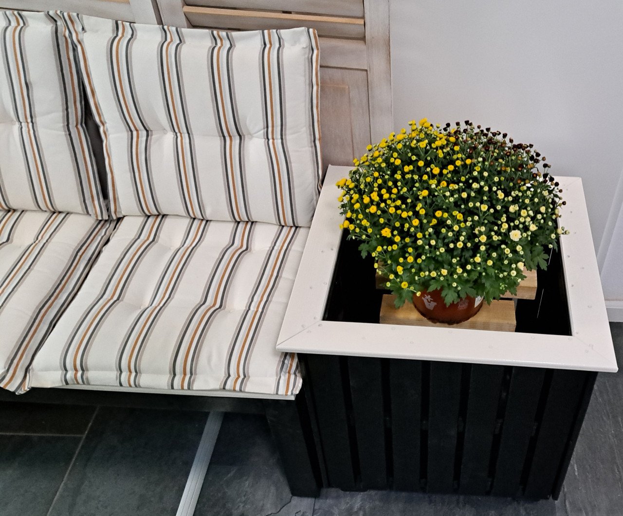 Mooie, stevige tuinbank incl. 2 plantenbakken - strak design