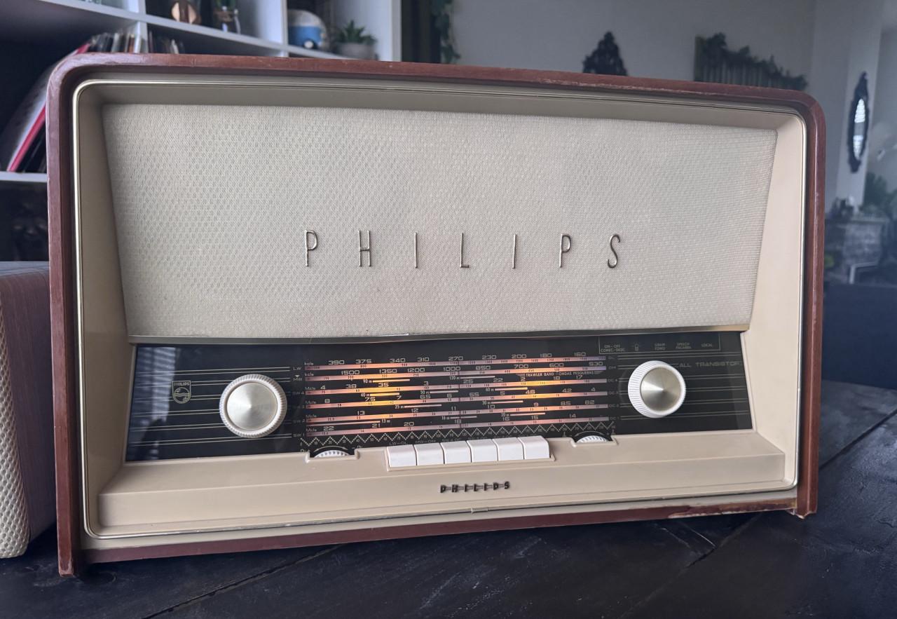 Prachtige omgebouwde jaren 50 radio