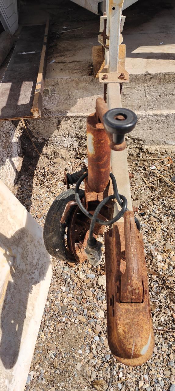 Neuswielen voor de caravan of boottrailer