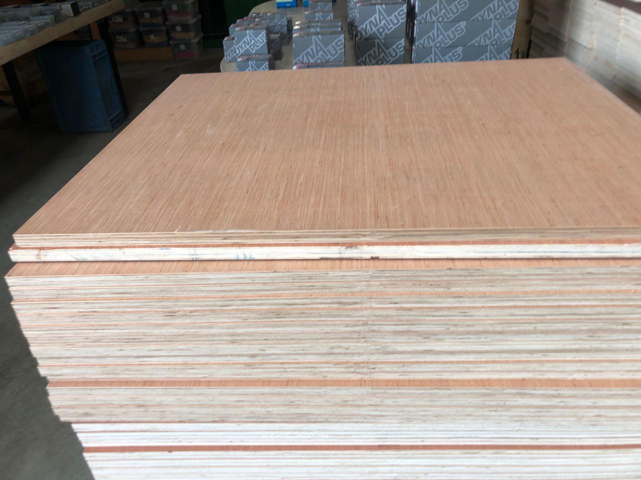 Dikke 25 mm hardhout platen 122 x 99,5 cm v 20 euro ps