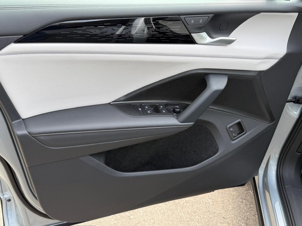 Volkswagen Tiguan 1.5 ehybrid elegance 204pk | panoramadak | trekhaak | 20"