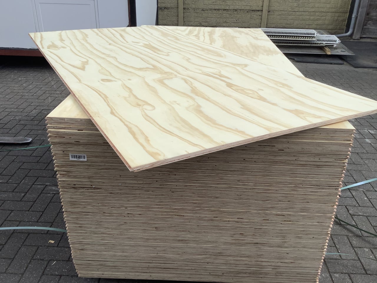 Nieuwe zichtwerk Underlayment platen 18mm 122x244 mes en groef