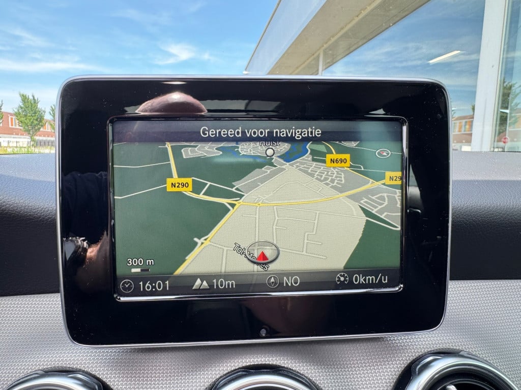 Mercedes-Benz Gla-klasse 180 business solution amg automaat / panoramadak ,