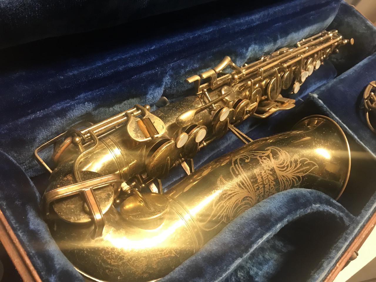 BUESCHER ARISTOCRAT altsaxofoon