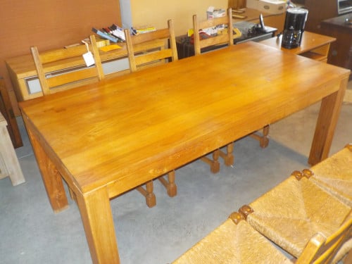 Geheel masief teak houten tafel in goede staat 90 x 190 cm
