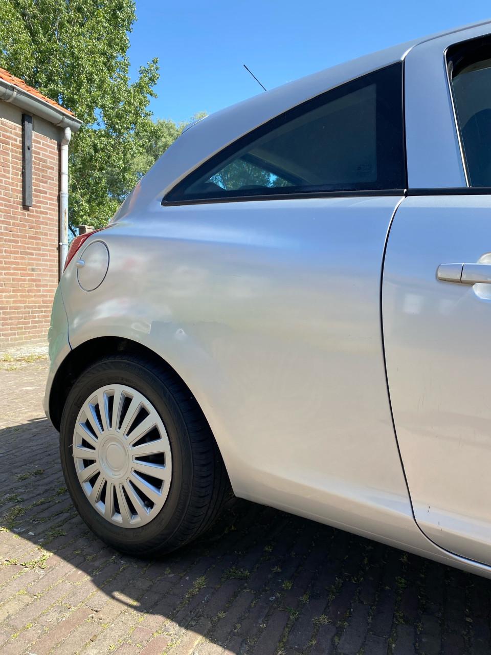 Opel corsa 1.2 3d netjes nap rijd goed