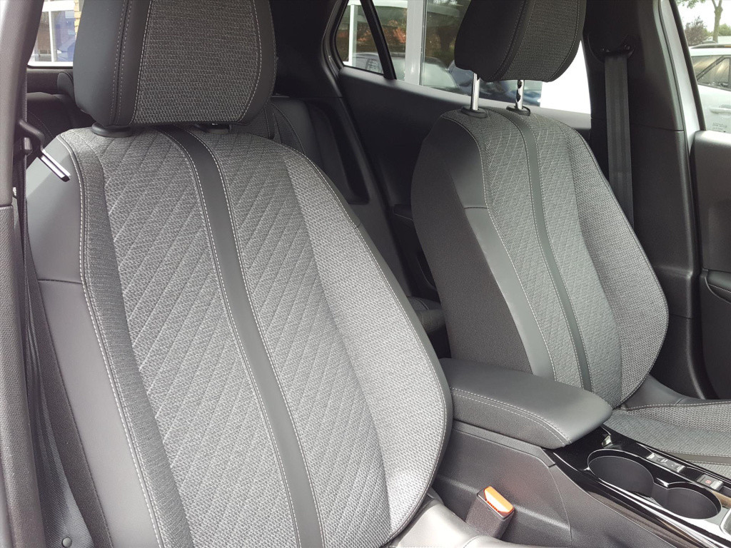 Peugeot 2008 allure 1.2 puretech 100pk navigatie | achteruitrijcamera | app